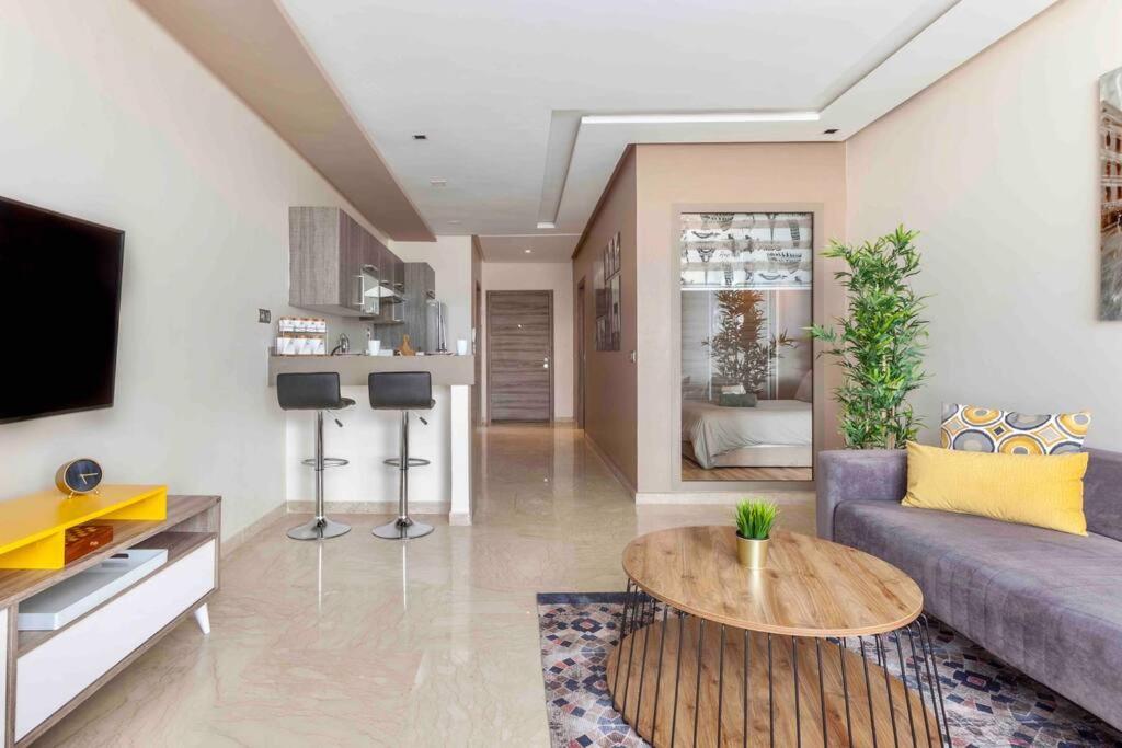 Luxury Floor, Center... Casablanca